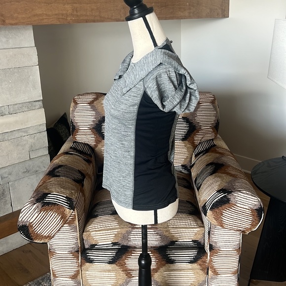 Mizuno Long Sleeve Tee - Picture 4 of 10